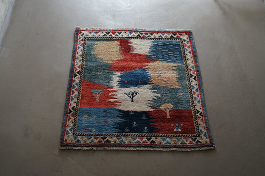 IRAN SHIRAZ QASHQAI OLD GABBEH 1940年代 94 × 84 cm / 3'0" × 2'7" ft