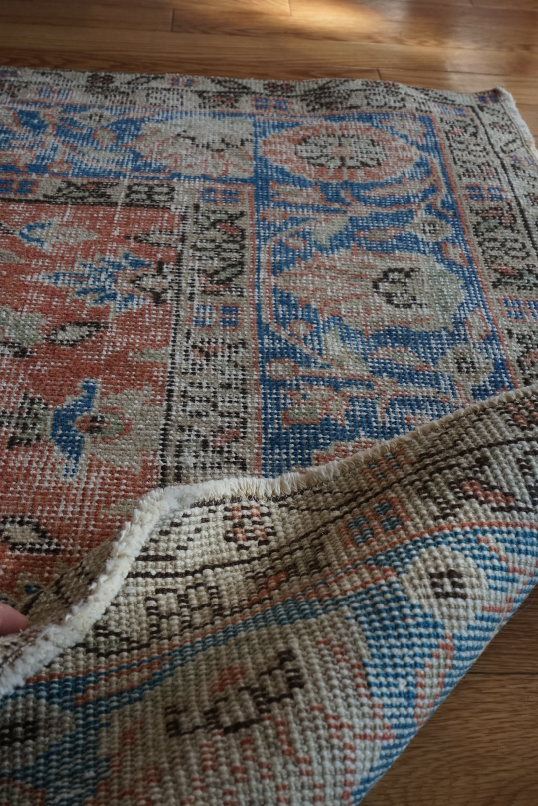 Türkiye Old Isparta Scarlet , Blue 1970年代 271.5 × 164 cm No.TR25507 / 国内送料無料・羊毛手織り絨毯