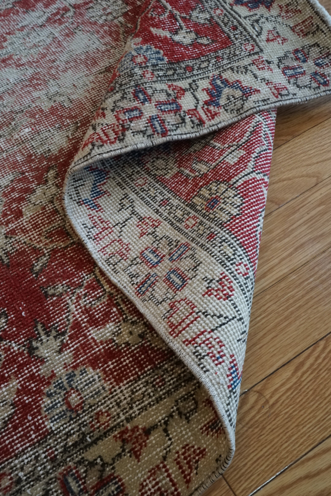 Türkiye Old Isparta Red Floral 1970年代 195 × 107.5 cm No.TR25437