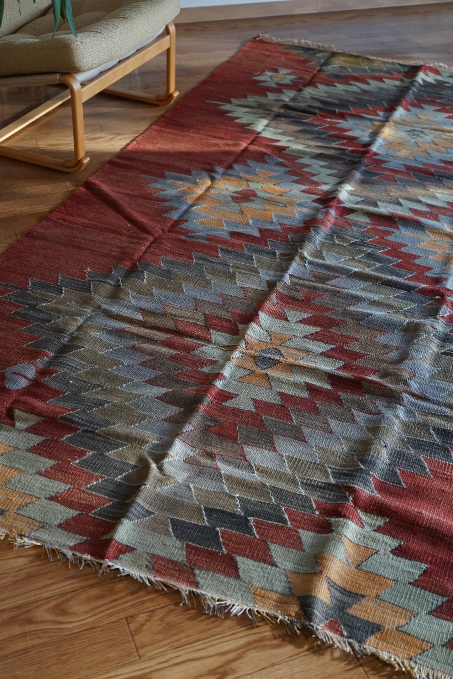 Türkiye Old Kilim Kars Earth Red Tribal Design 1970年代 251 × 137 cm No.TR25547 / 国内送料無料・羊毛手織りキリム