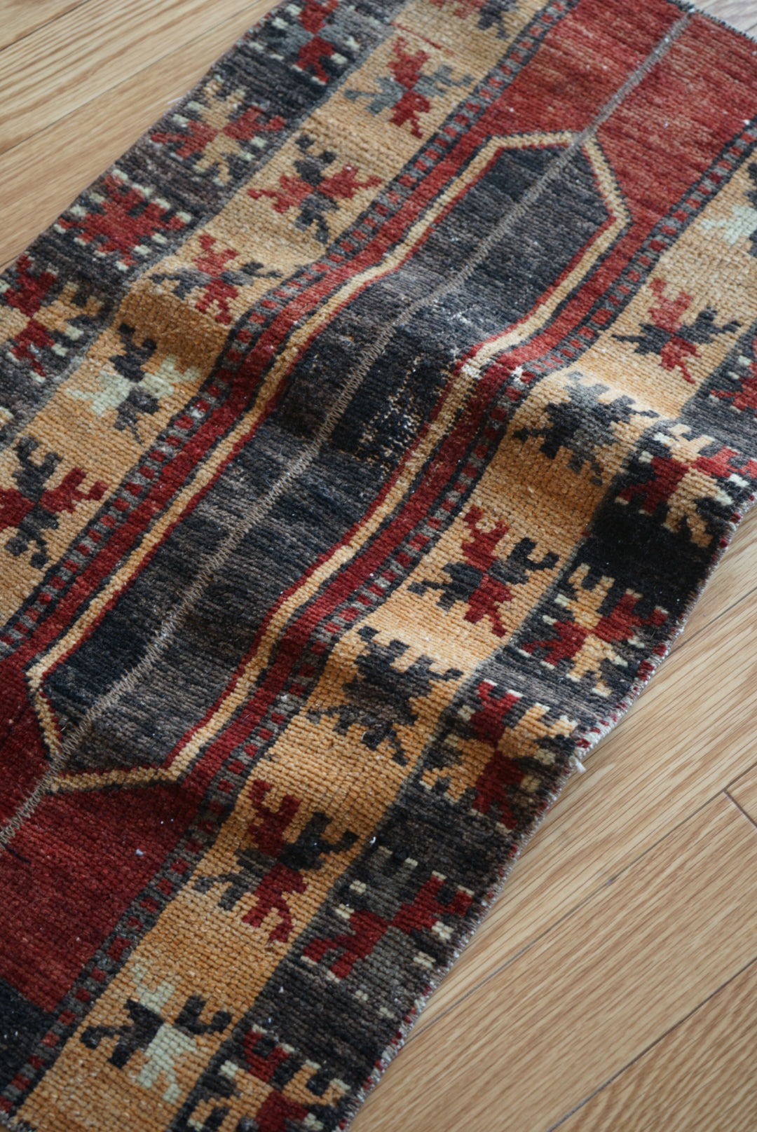 Türkiye Vintage Patchwork Black , Red , Yellow 1980年代 81 × 46 cm No.TR25405