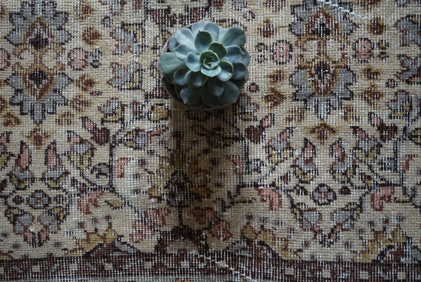 Türkiye Old Isparta Brown Floral 1970年代 204 × 107 cm No.TR25255