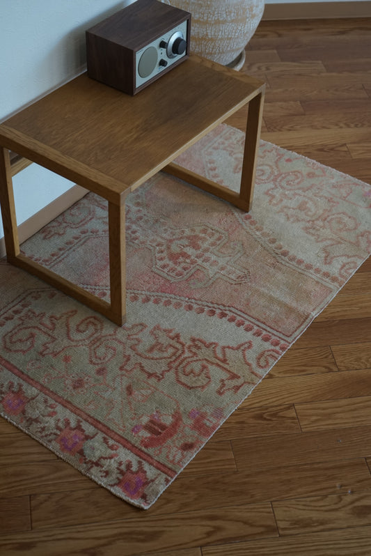 Türkiye Old Oushak Rose Pink Small size 1970年代 137 × 91 cm No.TR25244