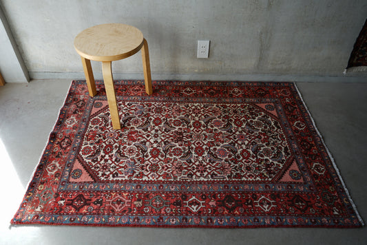 IRAN ANTIQUE RUDBAR
1860年代 148 × 103 cm / 4'8" × 3'3" ft