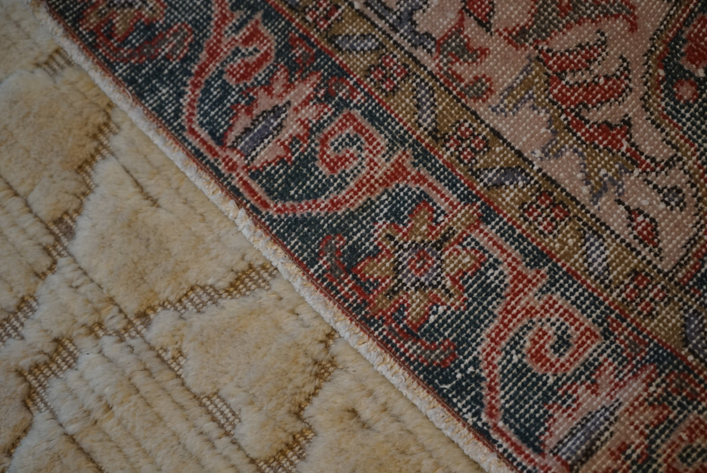 TURKEY OLD ISPARTA RED 1970年代 198 × 109 cm No.TR25143