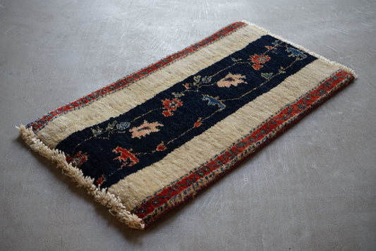 IRAN OLD SHIRAZ QASHQAI GABBEH 1930-1950年代
60 × 33 cm