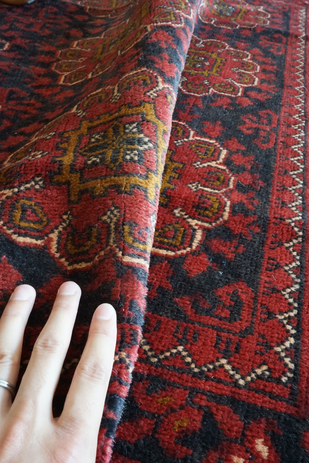 店頭販売 Afghanistan Vintage Turkmen 1980年代 201 × 146.5 cm No.AF2536 / 国内送料無料・羊毛手織り絨毯