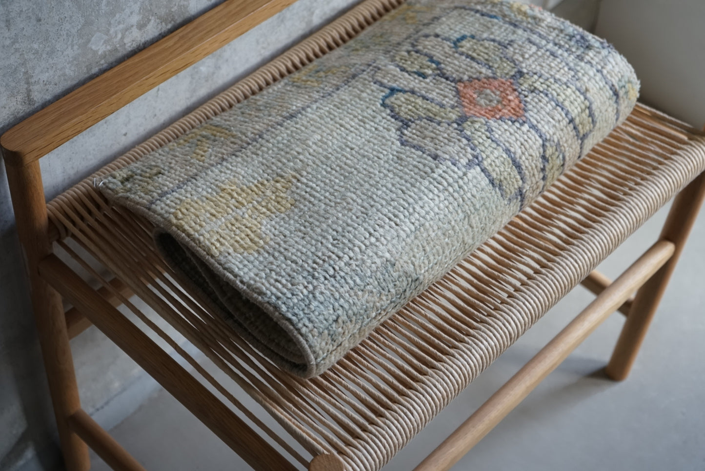 Türkiye Old Oushak Beige Pale Green Small size 1970年代 104 × 46 cm No.TR25245