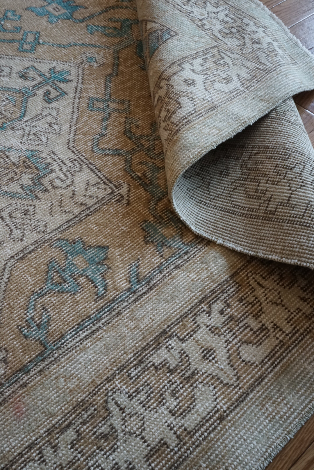 Türkiye Old Oushak Beige , Blue , Medallion 1960年代 227 × 132cm No.TR25454