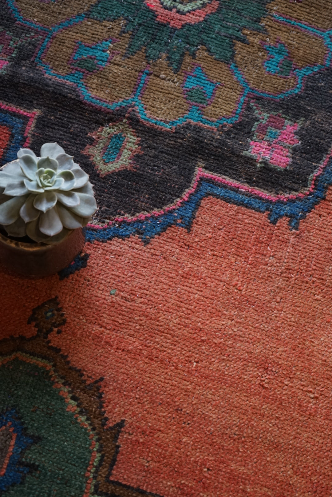 TURKEY OLD RUBY RED FLOWER SMALL SIZE 1970年代 116 × 71 cm No.TR25217