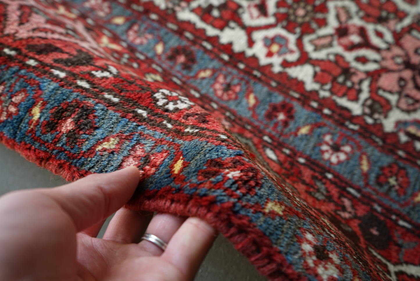 IRAN ANTIQUE RUDBAR
1860年代 148 × 103 cm / 4'8" × 3'3" ft