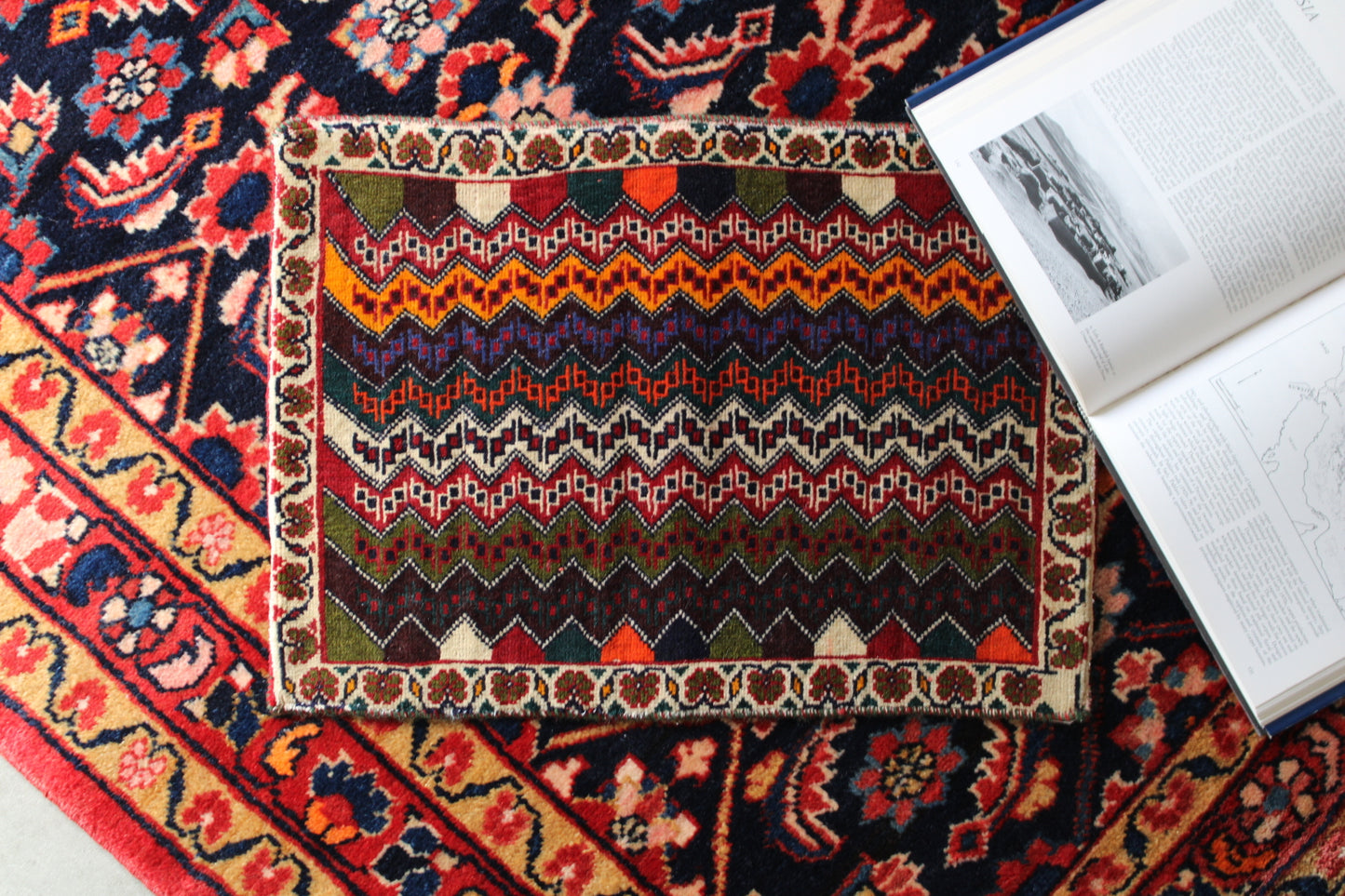 IRAN ANTIQUE SHIRAZ QASHQAI KASHKOLI LILIAN MOHARAMAT 1920年代 55 × 39 cm