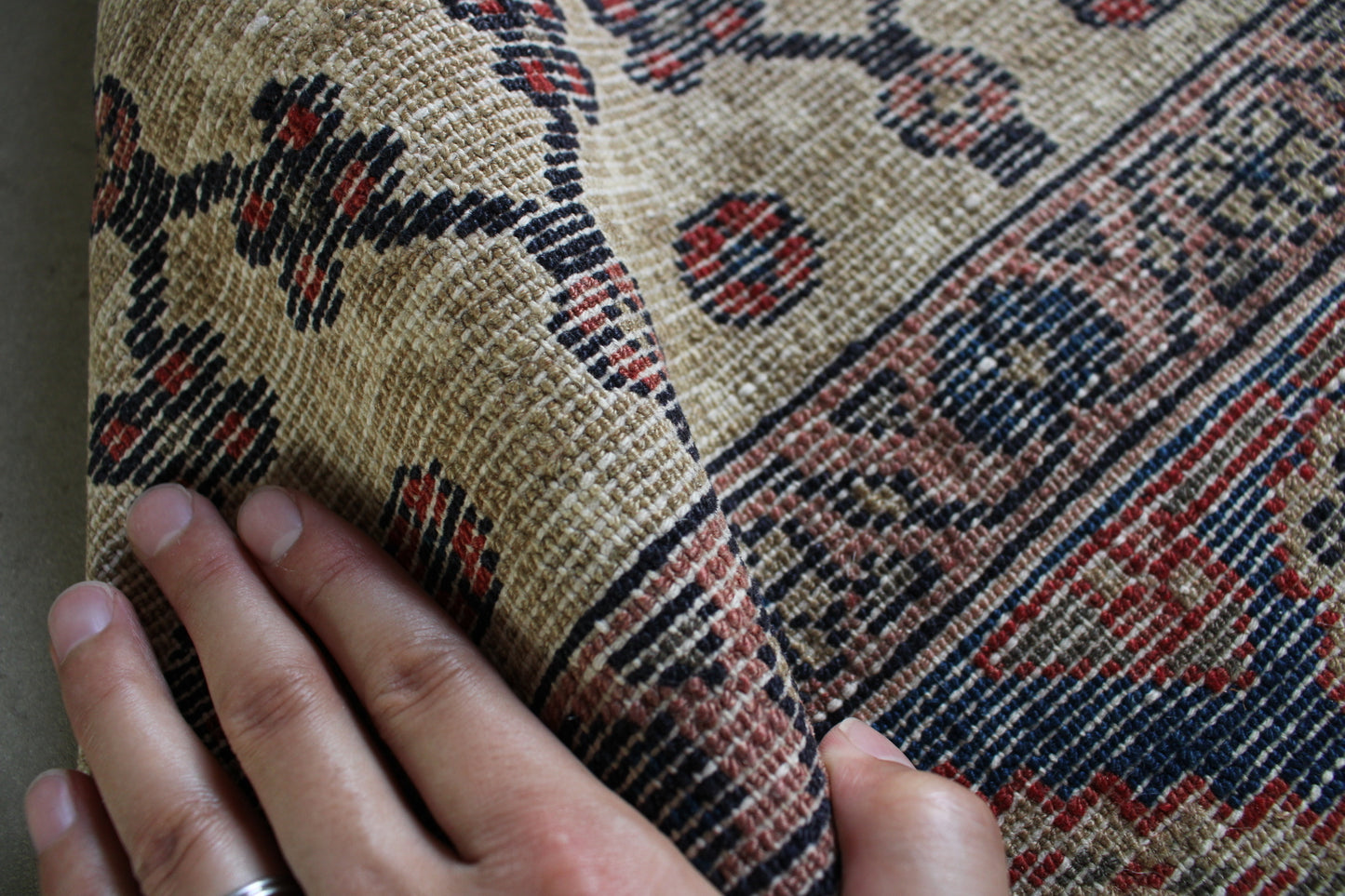 IRAN ANTIQUE KERMANSHAH SONGHOR
1930年代 144 × 127 cm