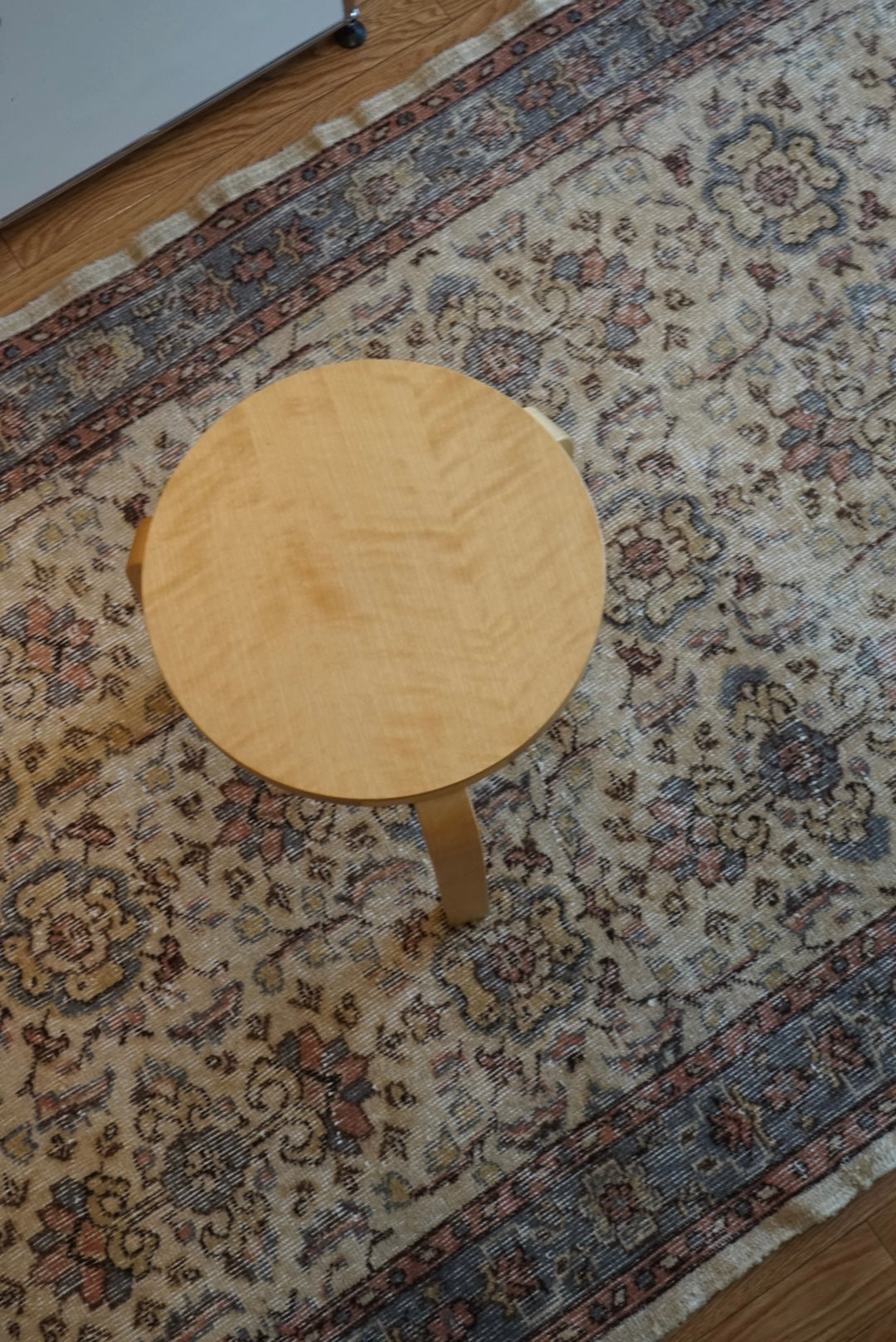 Türkiye Old Isparta Beige , Glay , Botanical 1970年代 176 × 119 cm No.TR25453