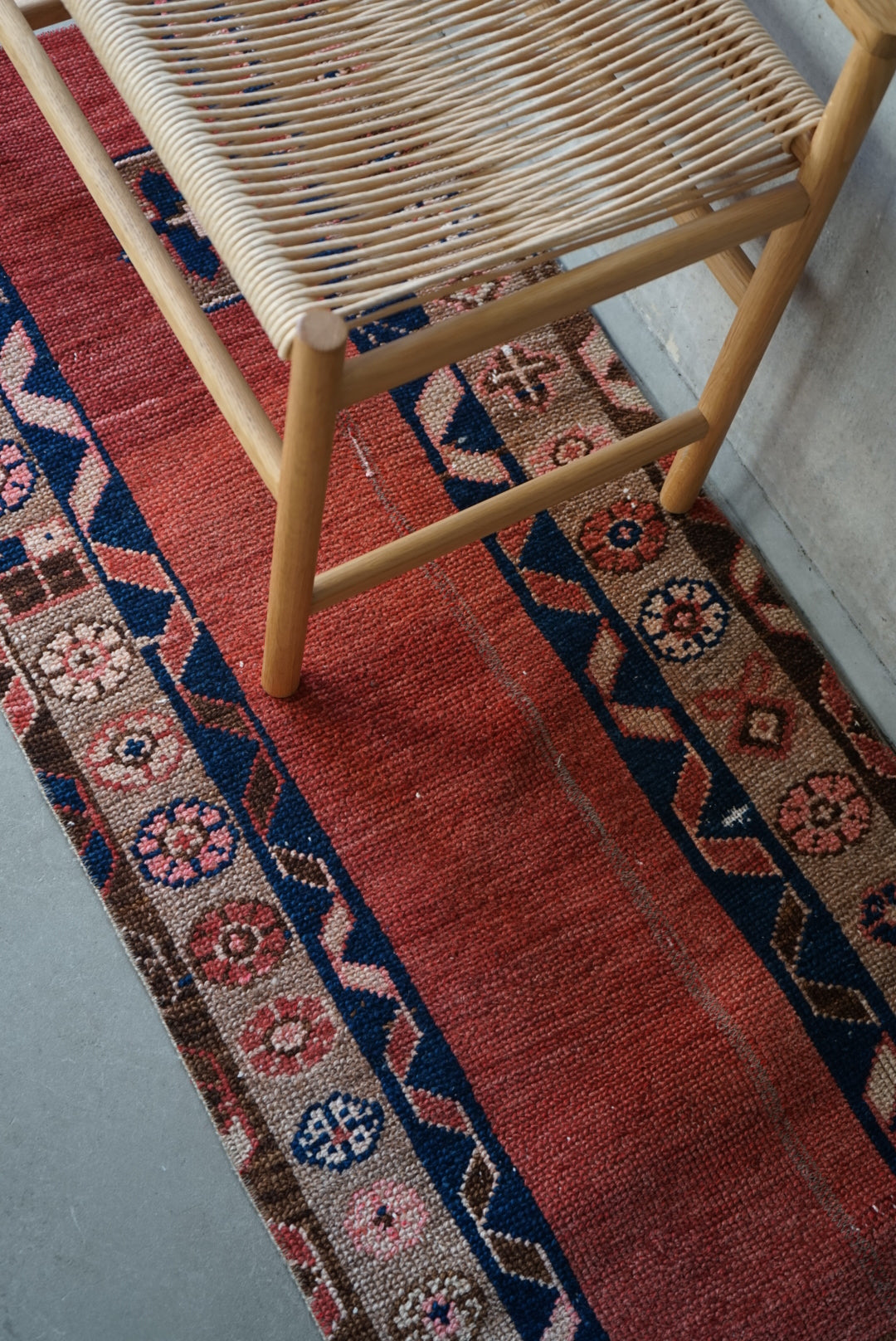 Türkiye Old Oushak Salmon Pink , Navy Runner 1970年代 191 × 60 cm No.TR25271