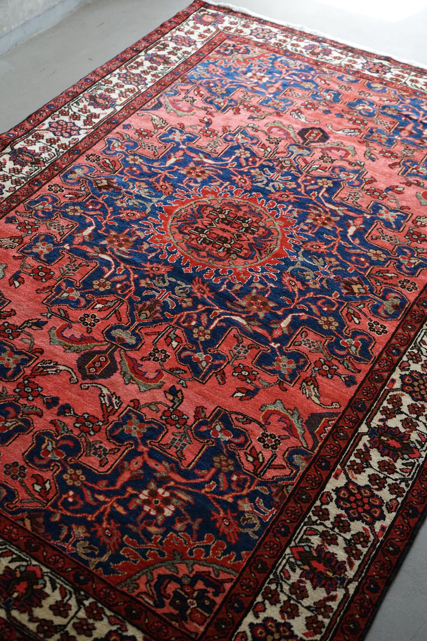 店頭販売 IRAN ANTIQUE TAFRESH ARAK 1720年代 207 × 138 cm