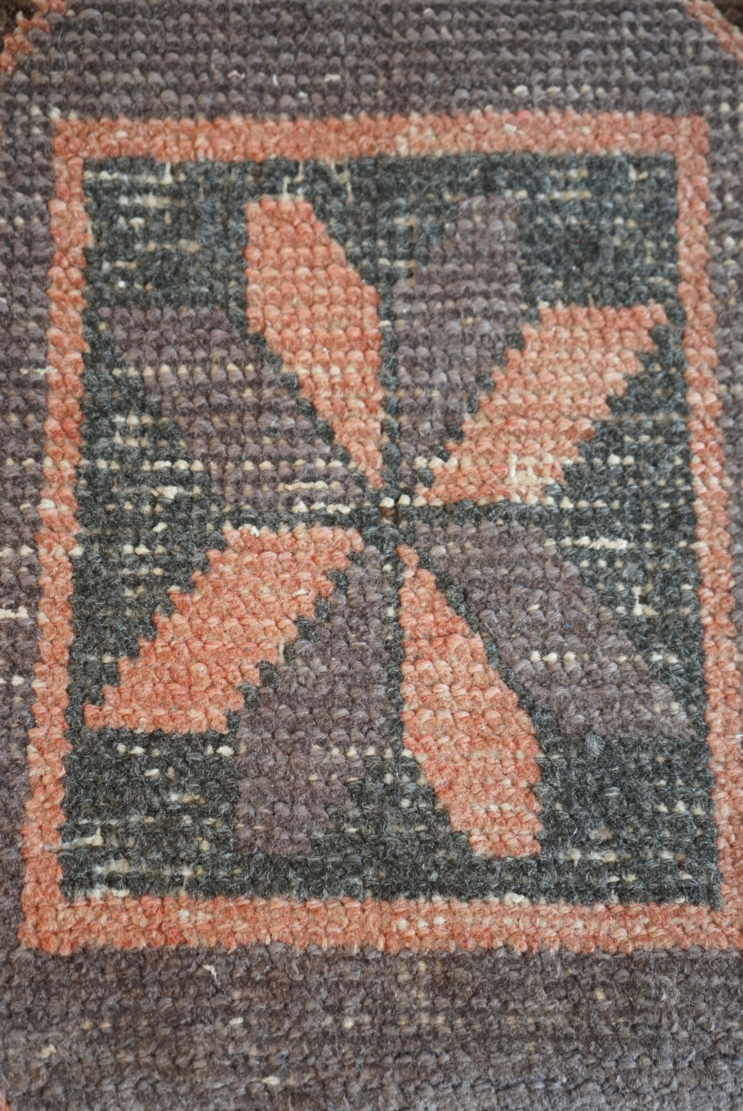 Türkiye Old Oushak Pink , Glay 1970年代 92 × 46 cm No.TR25423