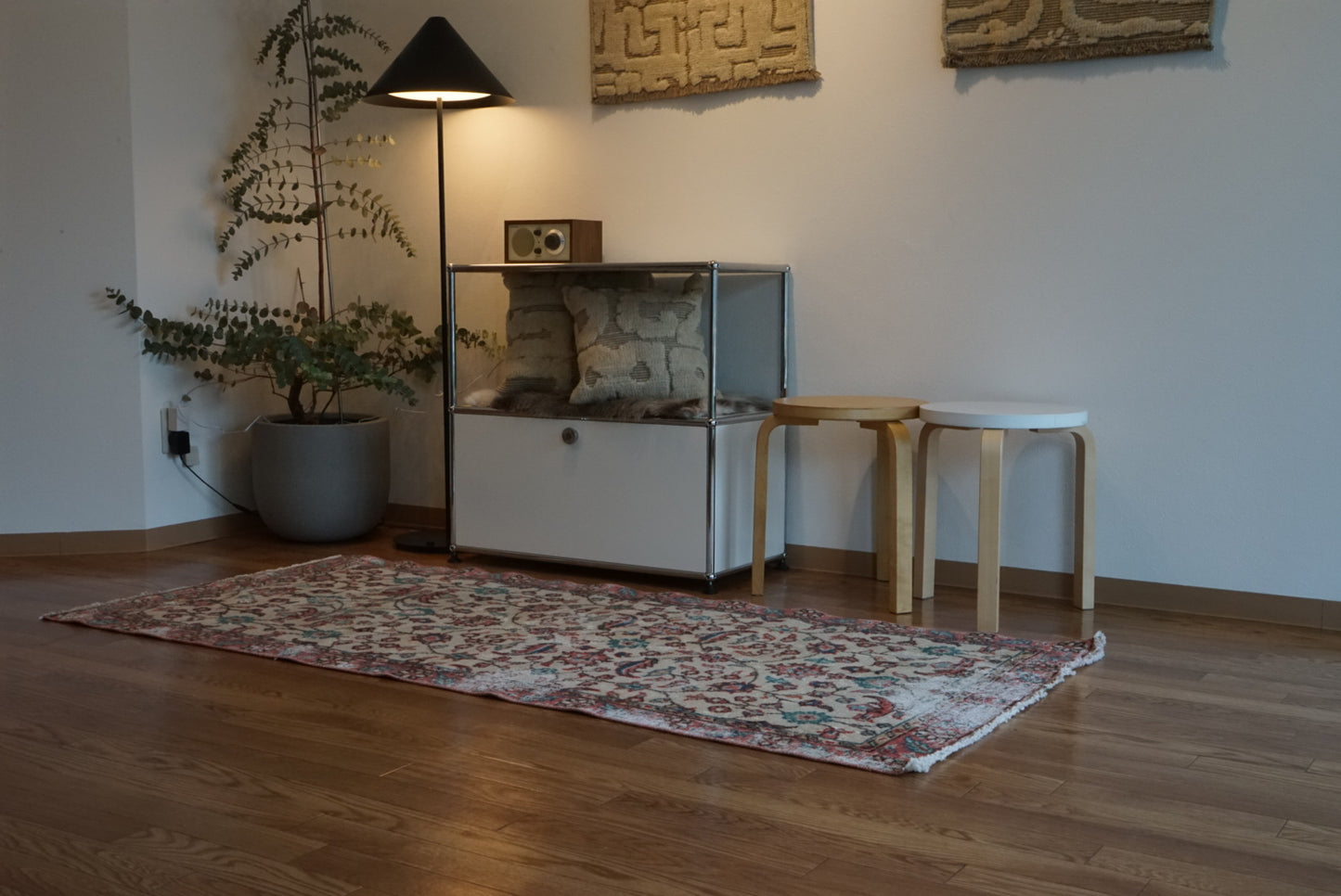 Türkiye Old Isparta Beige , Rose Pink , Emerald Green Floral 1970年代 194 × 92 cm No.TR25451