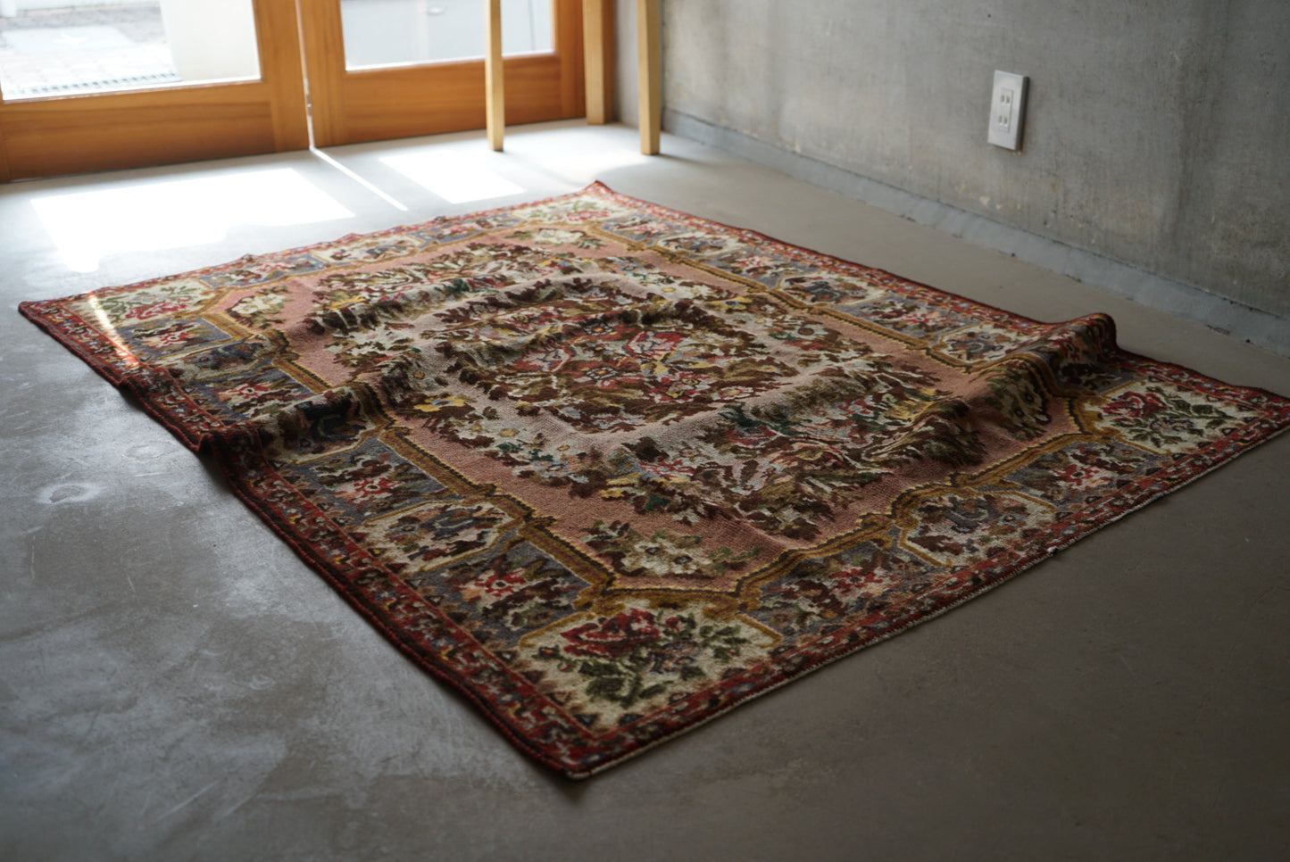 店頭販売 IRAN ANTIQUE BAKHTIARI
FARADONBEH GOLPATO 1870年代 150 × 114 cm