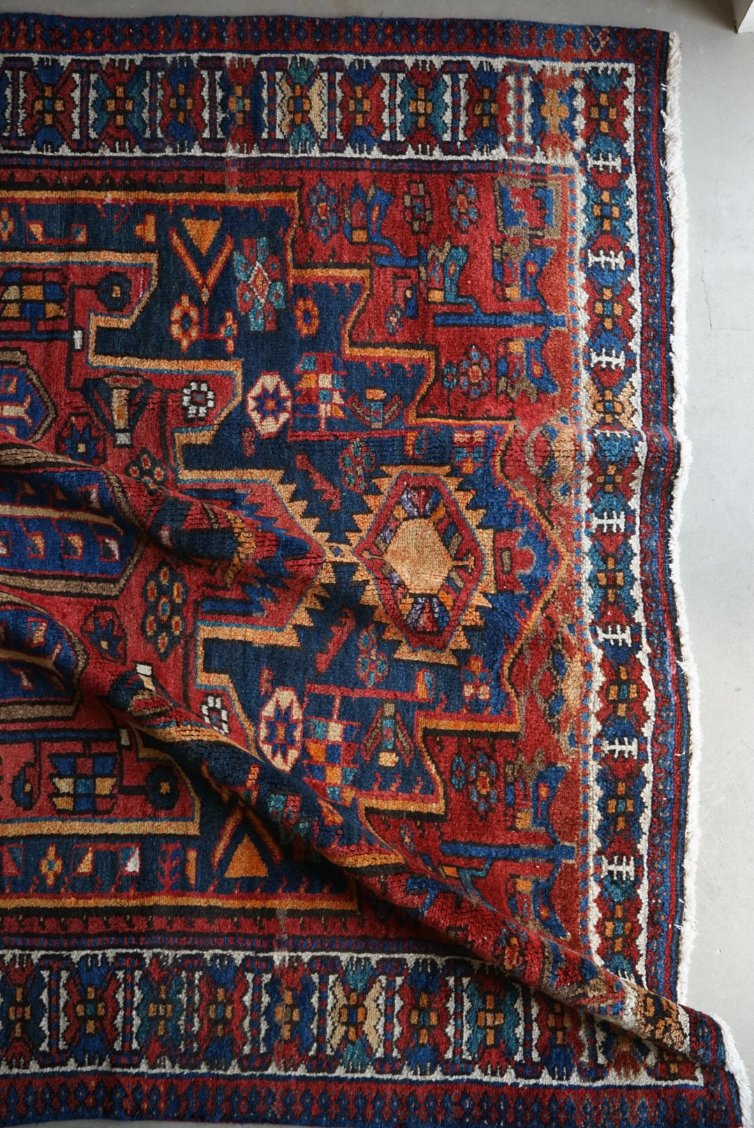 IRAN ANTIQUE BAKHTIARI
1930年代 203 × 151 cm