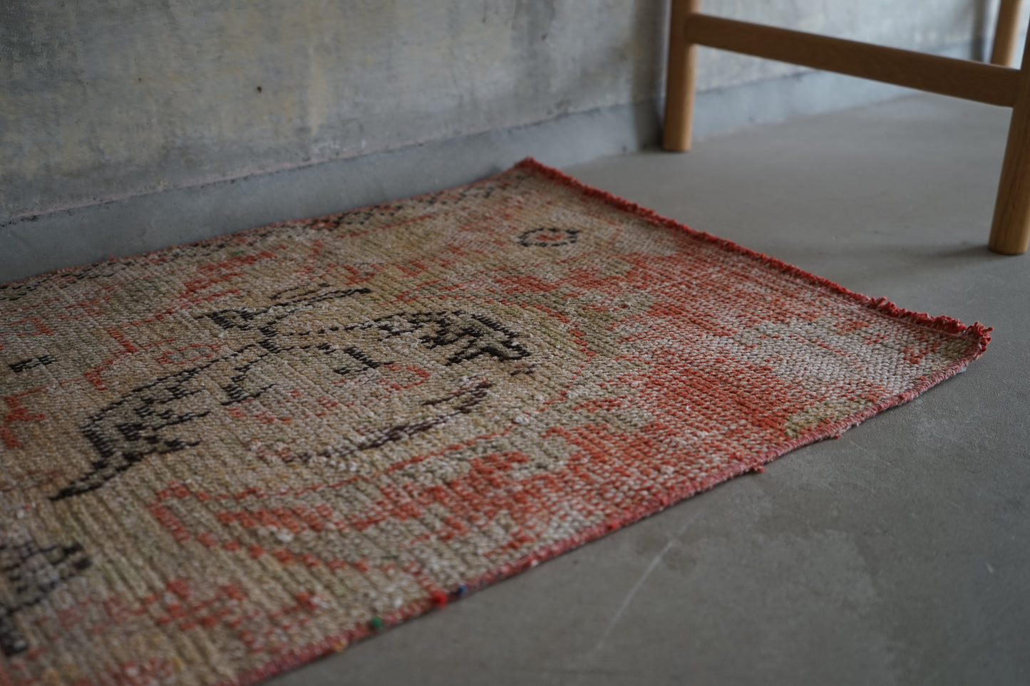 TURKEY VINTAGE SMALL FLORAL RUG 85 × 49 cm No.TR25171