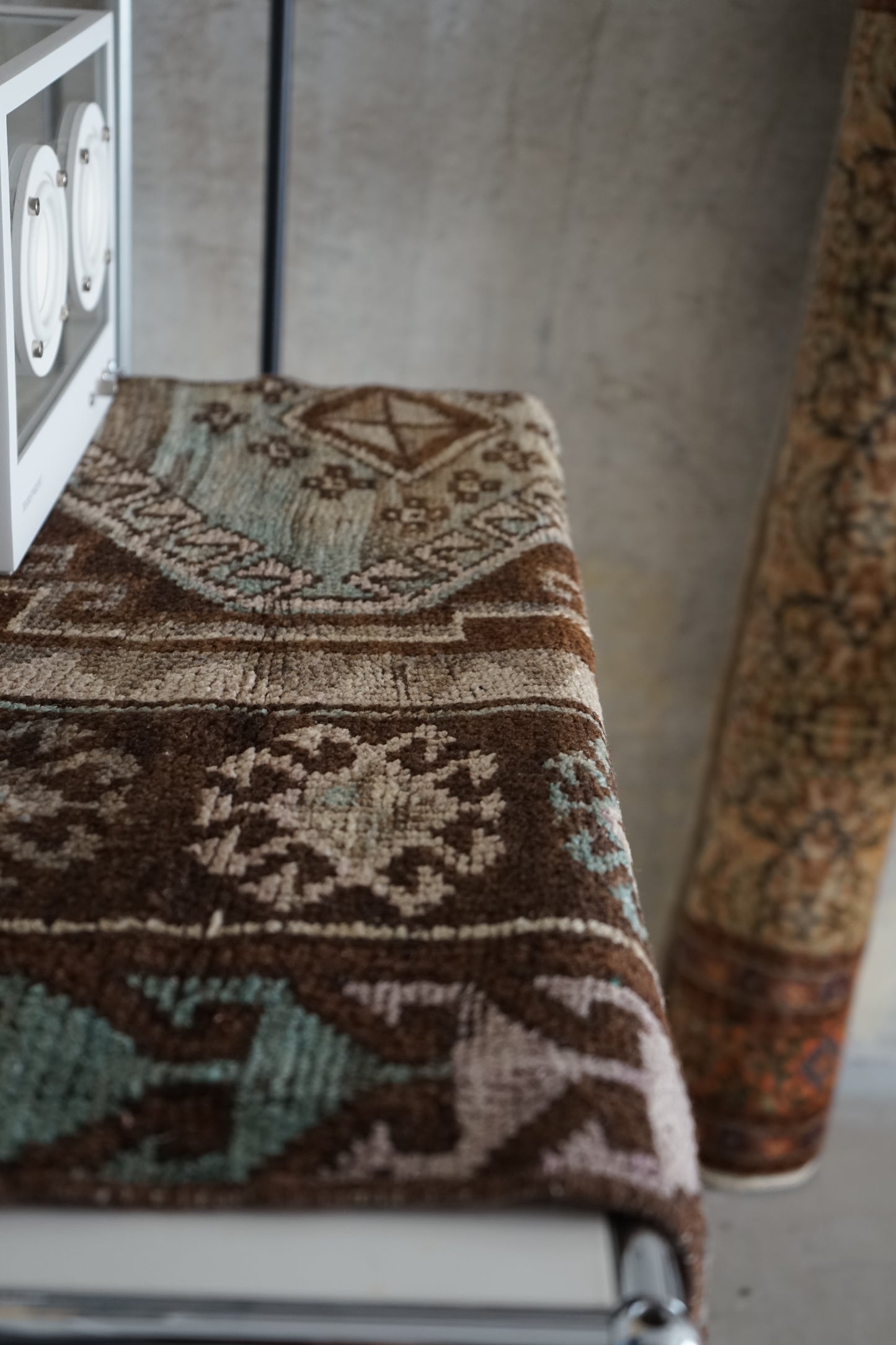 TURKEY VINTAGE SMALL BROWN RUG 93.5 × 70 cm No.TR25167