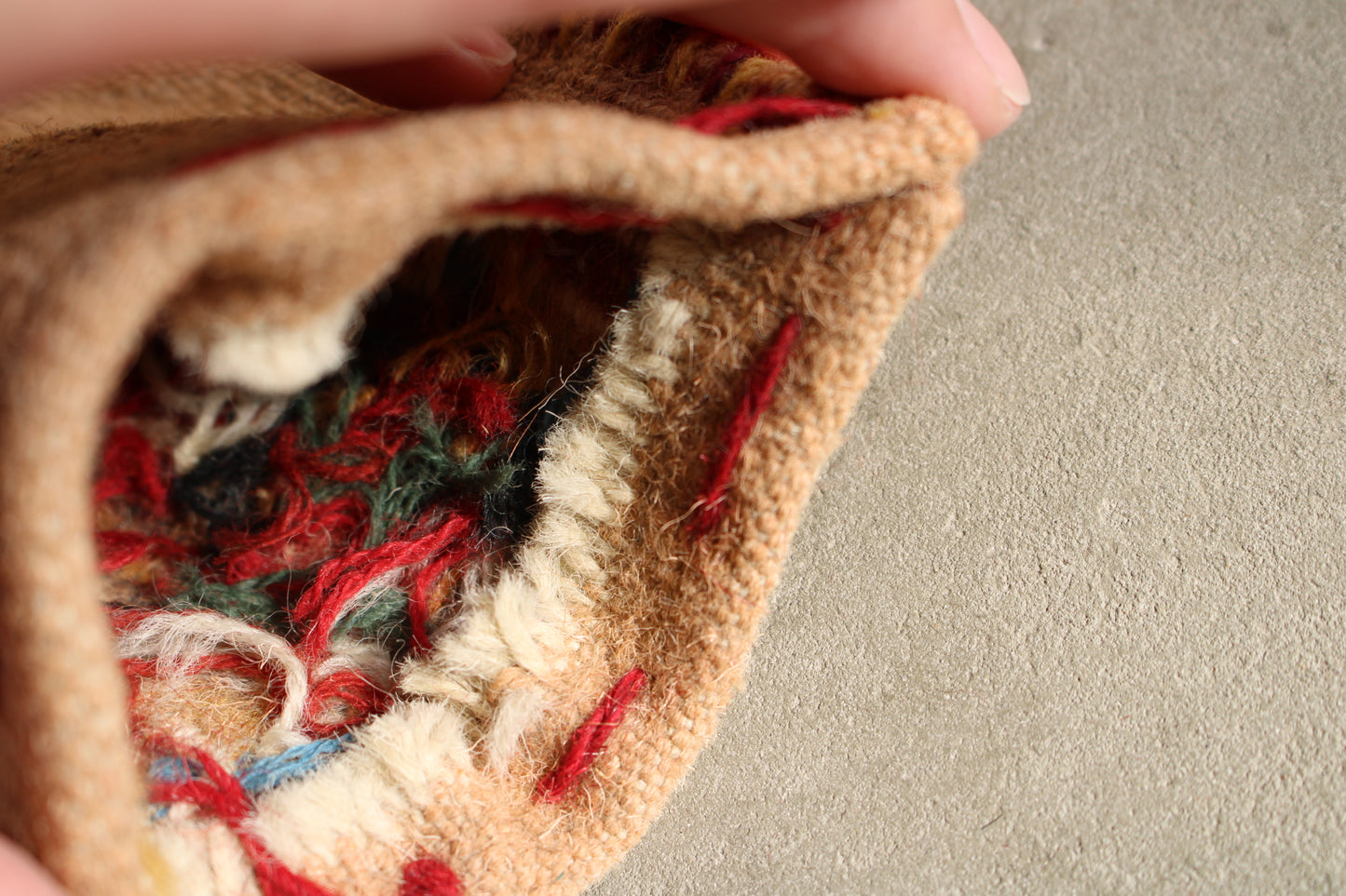 IRAN ANTIQUE BAKHTIARI
SALT SHAKER 1940年代 29 × 26 cm