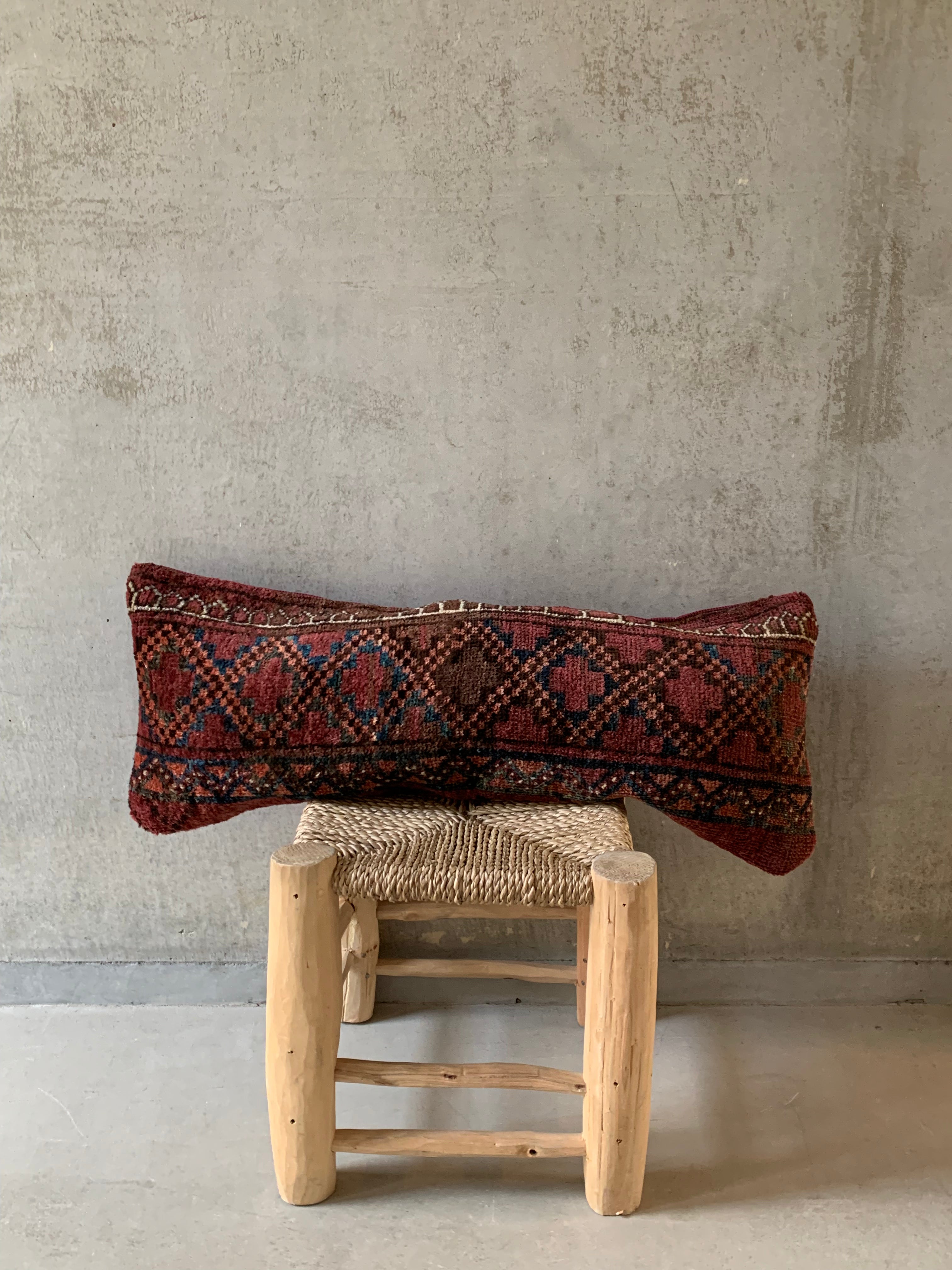 IRAN ANTIQUE TURKMEN CUSHION COVER 1820年代 66×26cm – MAISON ÉTRETAT