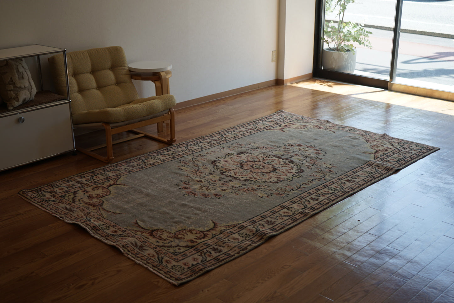 Türkiye Old Isparta Floral Medallion Blue 1970年代 254 × 147 cm No.TR25355