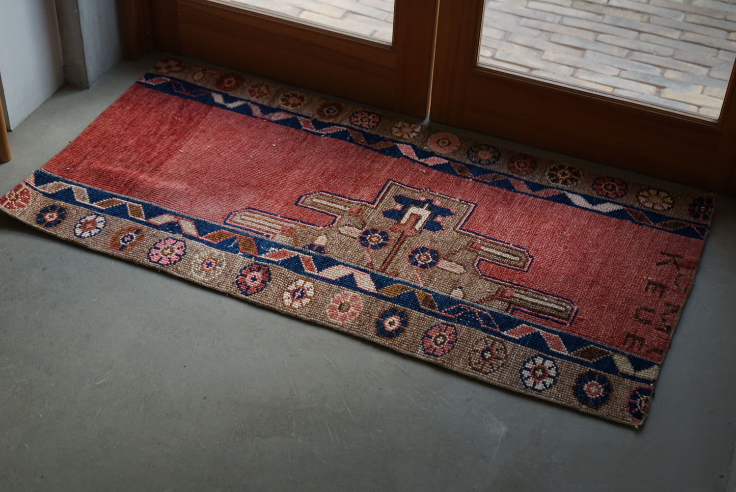 Türkiye Old Oushak Salmon Pink , Navy Runner 1970年代 133.5 × 68 cm No.TR25295