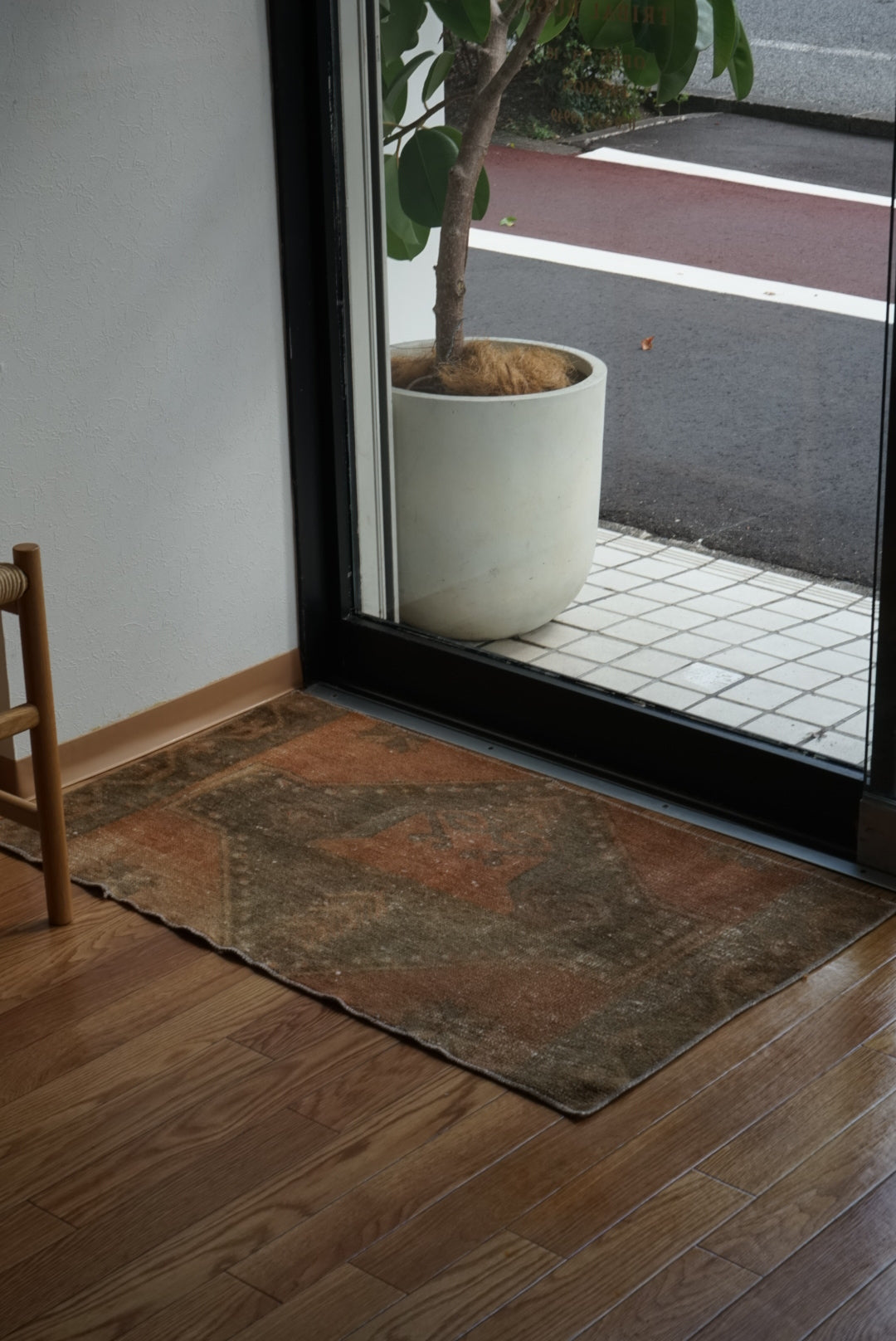 Türkiye Old Oushak Orange , Glay 1970年代 101.5 × 59 cm No.TR25514 / 国内送料無料・羊毛手織り絨毯
