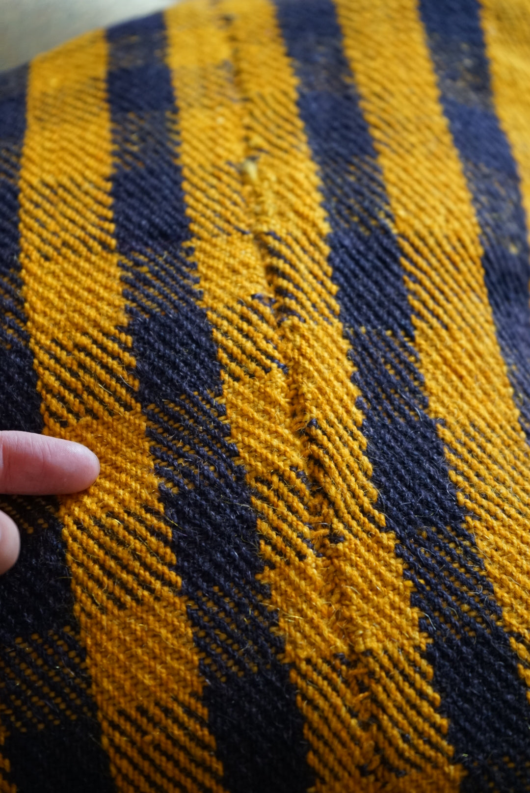 Türkiye Old Kilim Cushion Cover Yellow , Navy Checker Design 45 × 45 cm No.TR25530 / 国内送料無料・羊毛手織りキリム