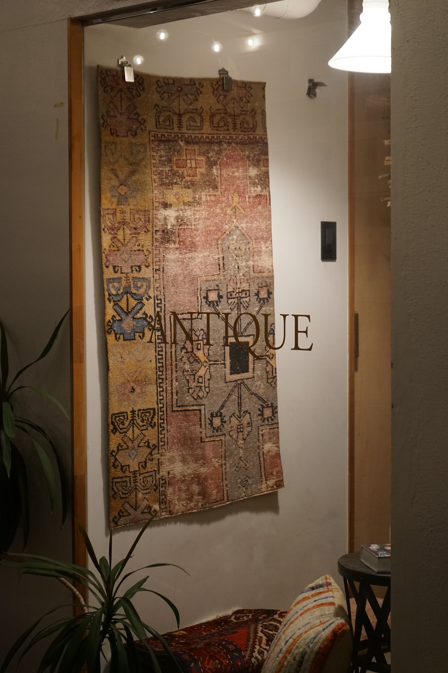 TURKEY OLD ISPARTA PINK BEIGE SMALL SIZE 1970年代 120 × 68 cm No.TR25219