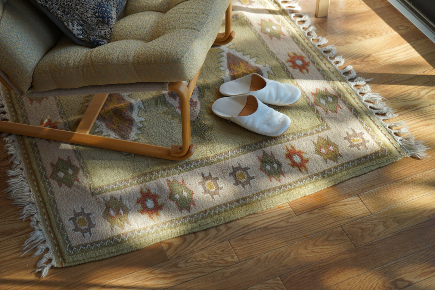 Türkiye Old Milas Square Yellow Beige 1950-1960年代 106 × 106 cm / 国内送料無料・羊毛手織り絨毯