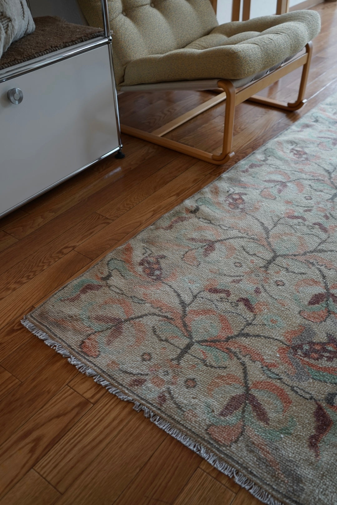 Türkiye Old Isparta Beige Floral 1970年代 218 × 136 cm No.TR25267