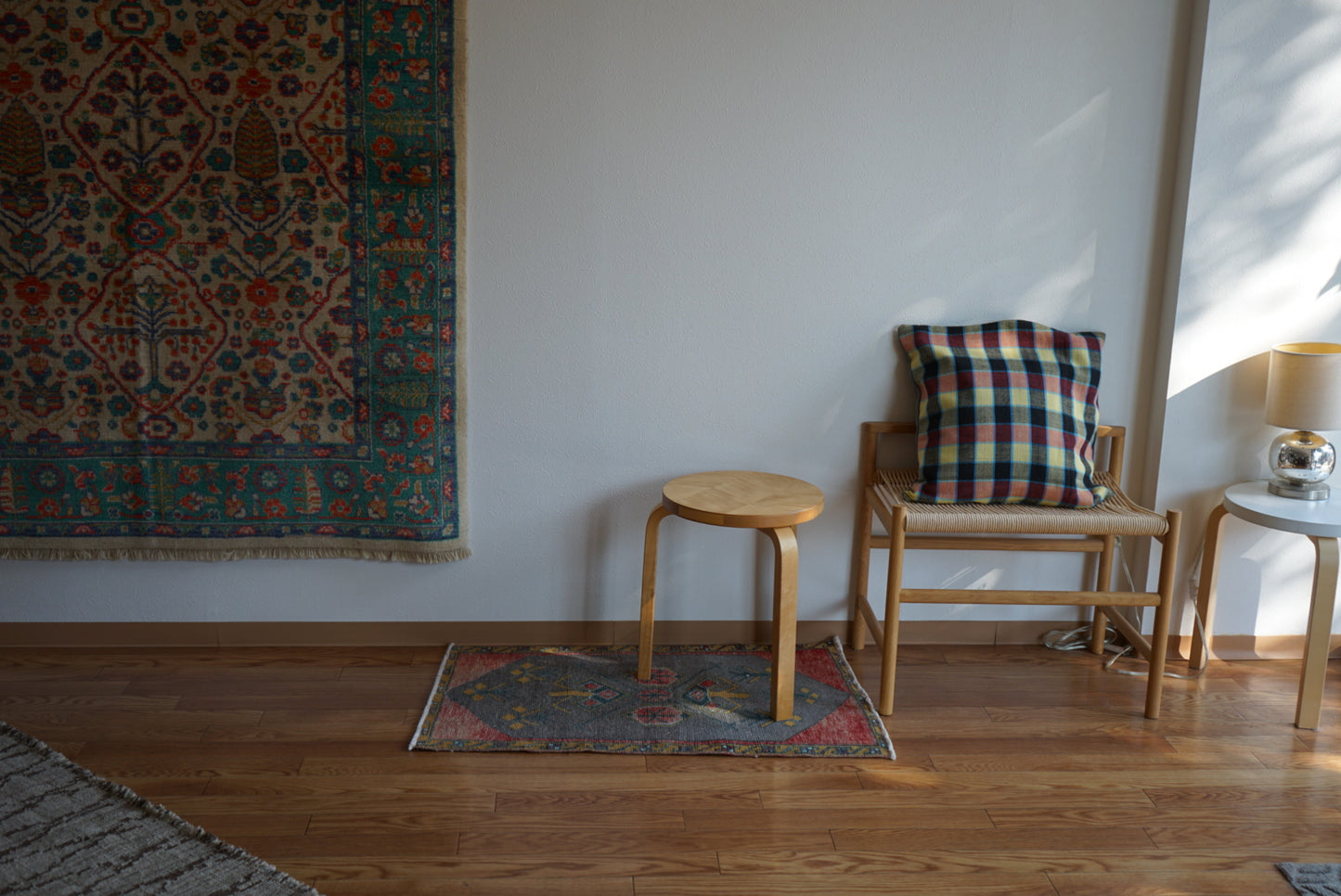 Türkiye Old Oushak Red , Glay Flower 1970年代 91 × 56 cm No.TR25539 / 国内送料無料・羊毛手織り絨毯