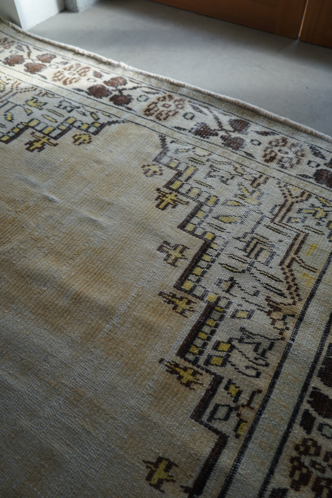 Türkiye Old Isparta Yellow Beige 1970年代 248 × 149 cm No.TR25229