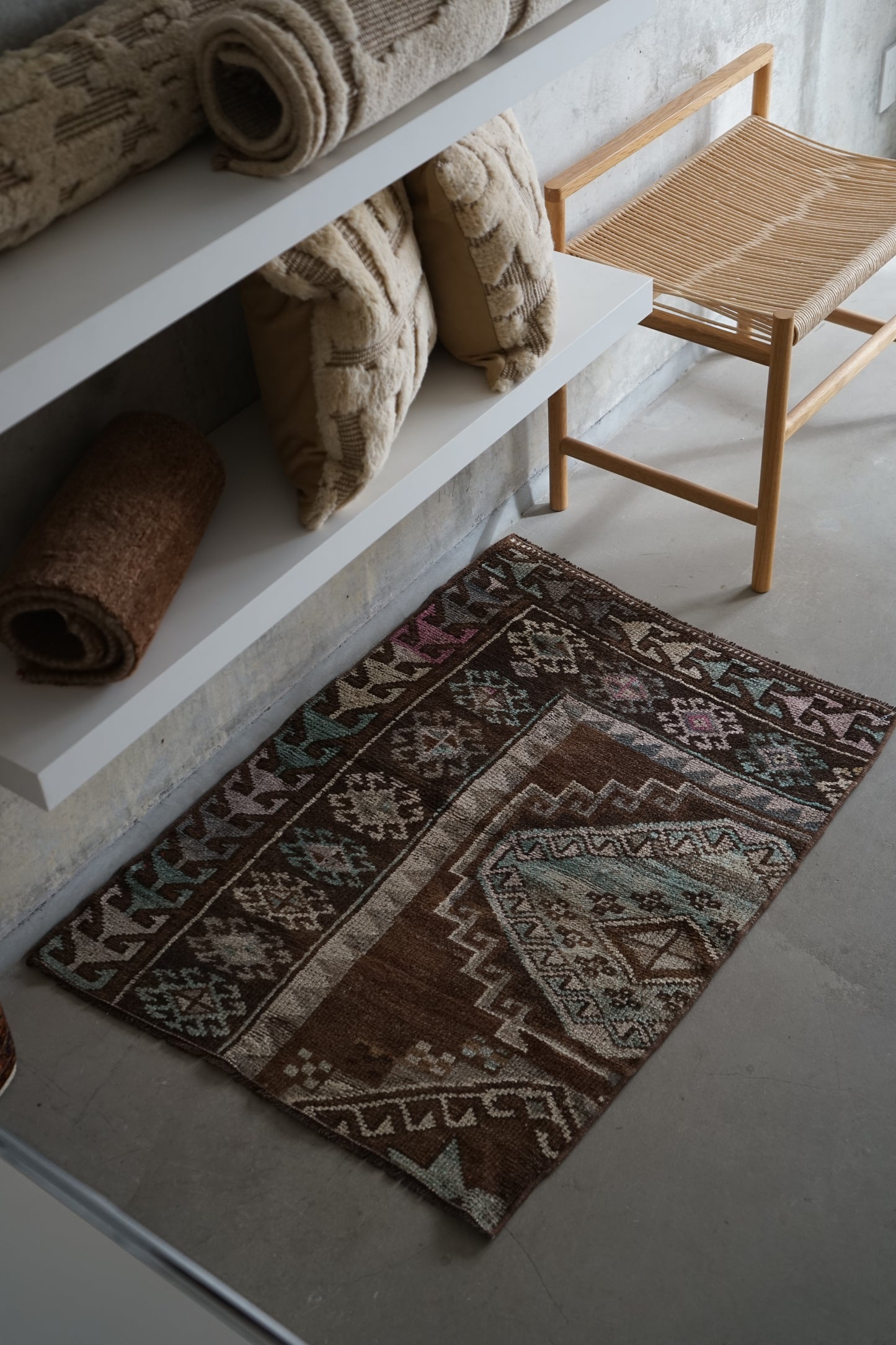 TURKEY VINTAGE SMALL BROWN RUG 93.5 × 70 cm No.TR25167