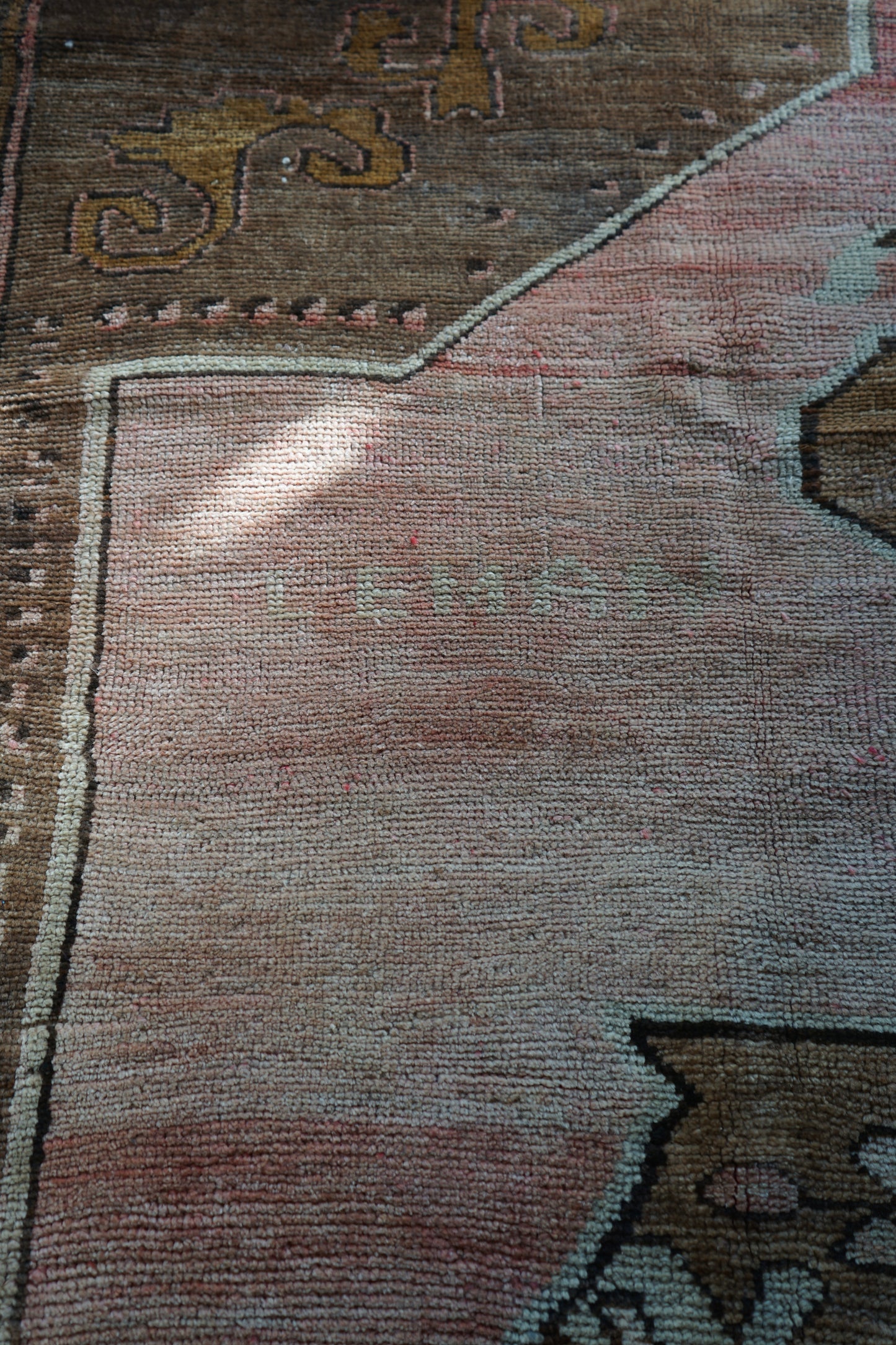 TURKEY OLD OUSHAK SALMON PINK 1970年代 286 × 162 cm No.TR25197