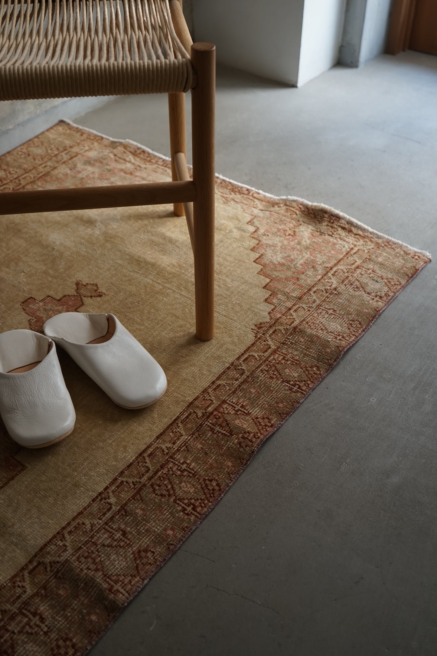 TURKEY OLD ISPARTA BEIGE MEDALION 1970年代 172 × 92 cm No.TR25200