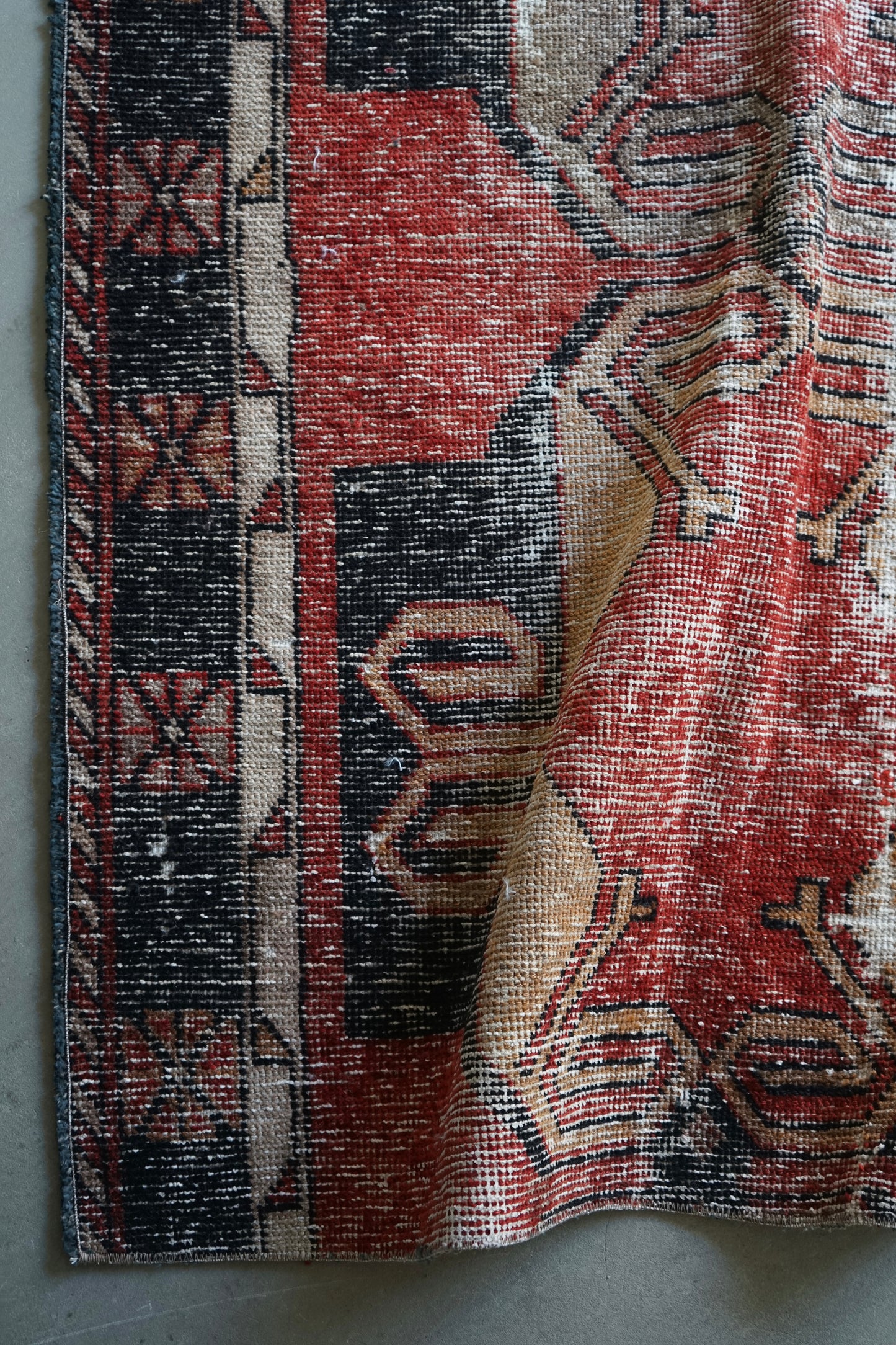 Türkiye Old Oushak Red Small Size 1970年代 103.5 × 102.5 cm No.TR25222