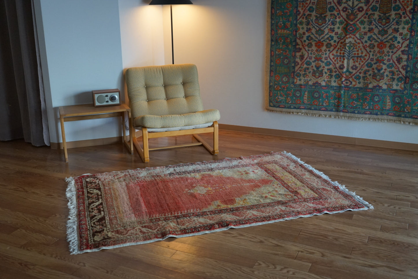 Tribal rug Türkiye Old Kayseri Prayer 1980年代 165 × 112 cm No.TR25535 / 国内送料無料・羊毛手織り絨毯