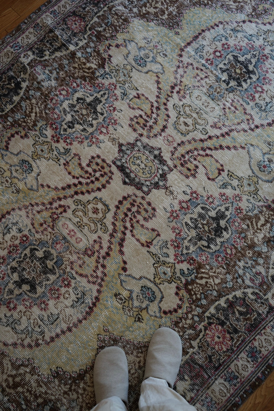 Türkiye Old Oushak Flower Medallion Black Butterfly 1970年代 263 × 176 cm No.TR25402