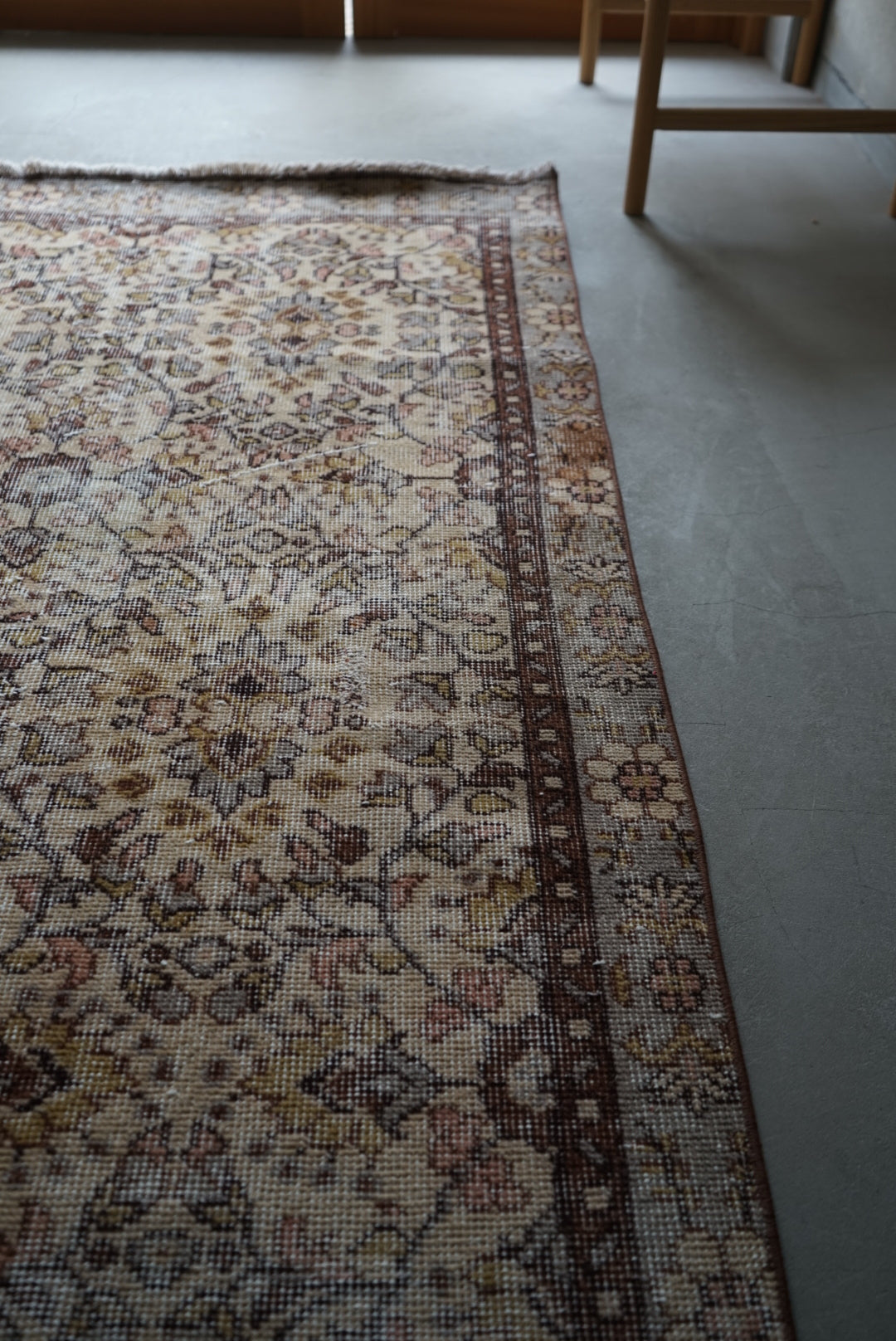 Türkiye Old Isparta Brown Floral 1970年代 204 × 107 cm No.TR25255