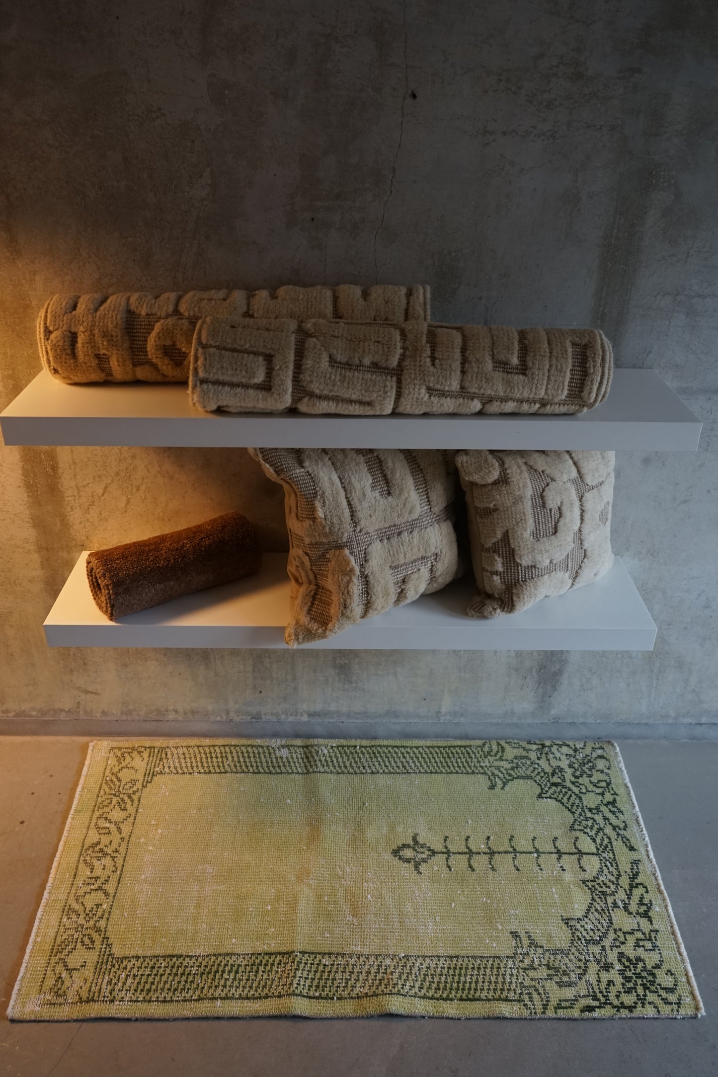 TURKEY OLD ISPARTA ARTICHOKE 1970年代 116 × 66 cm No.TR25201