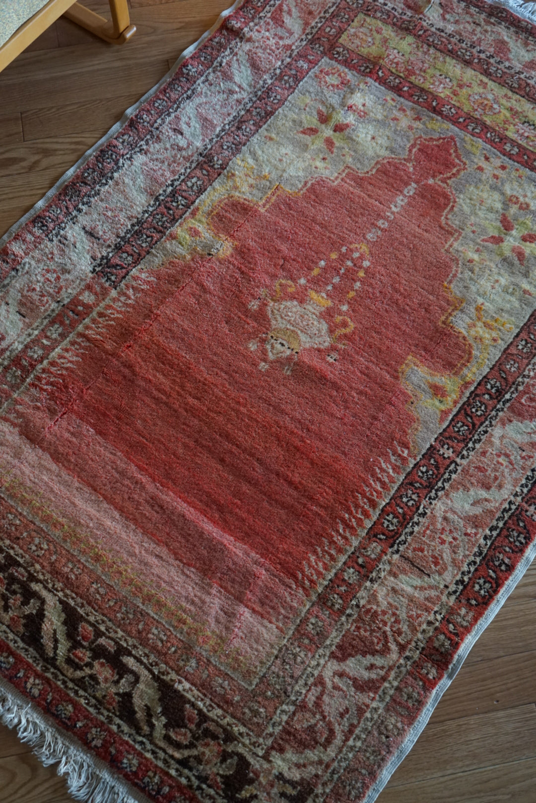 Tribal rug Türkiye Old Kayseri Prayer 1980年代 165 × 112 cm No.TR25535 / 国内送料無料・羊毛手織り絨毯
