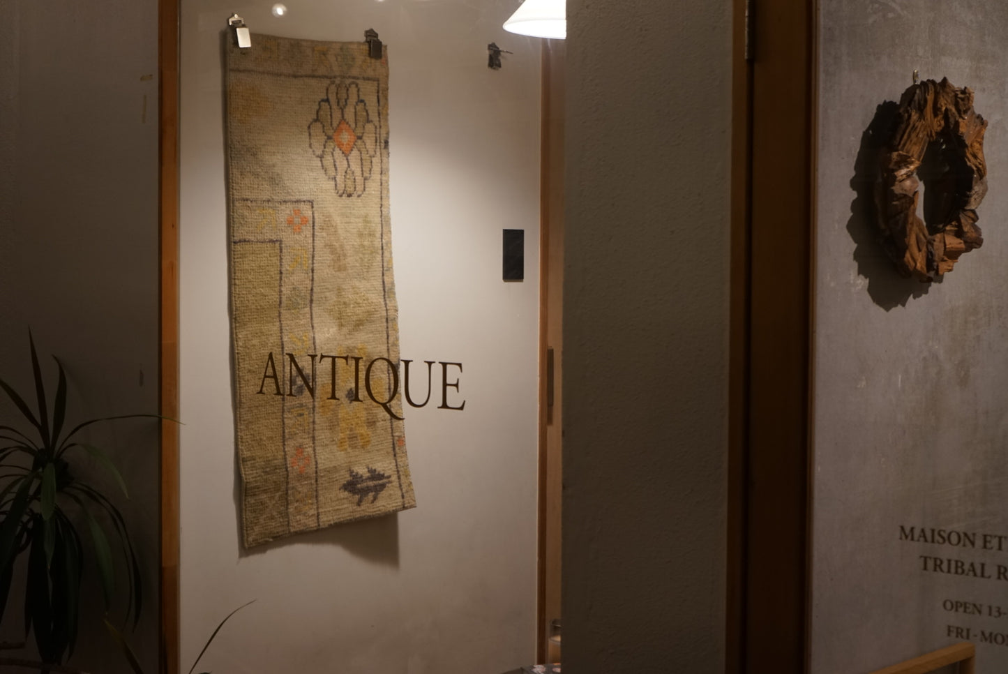 Türkiye Old Oushak Beige Pale Green Small size 1970年代 104 × 46 cm No.TR25245