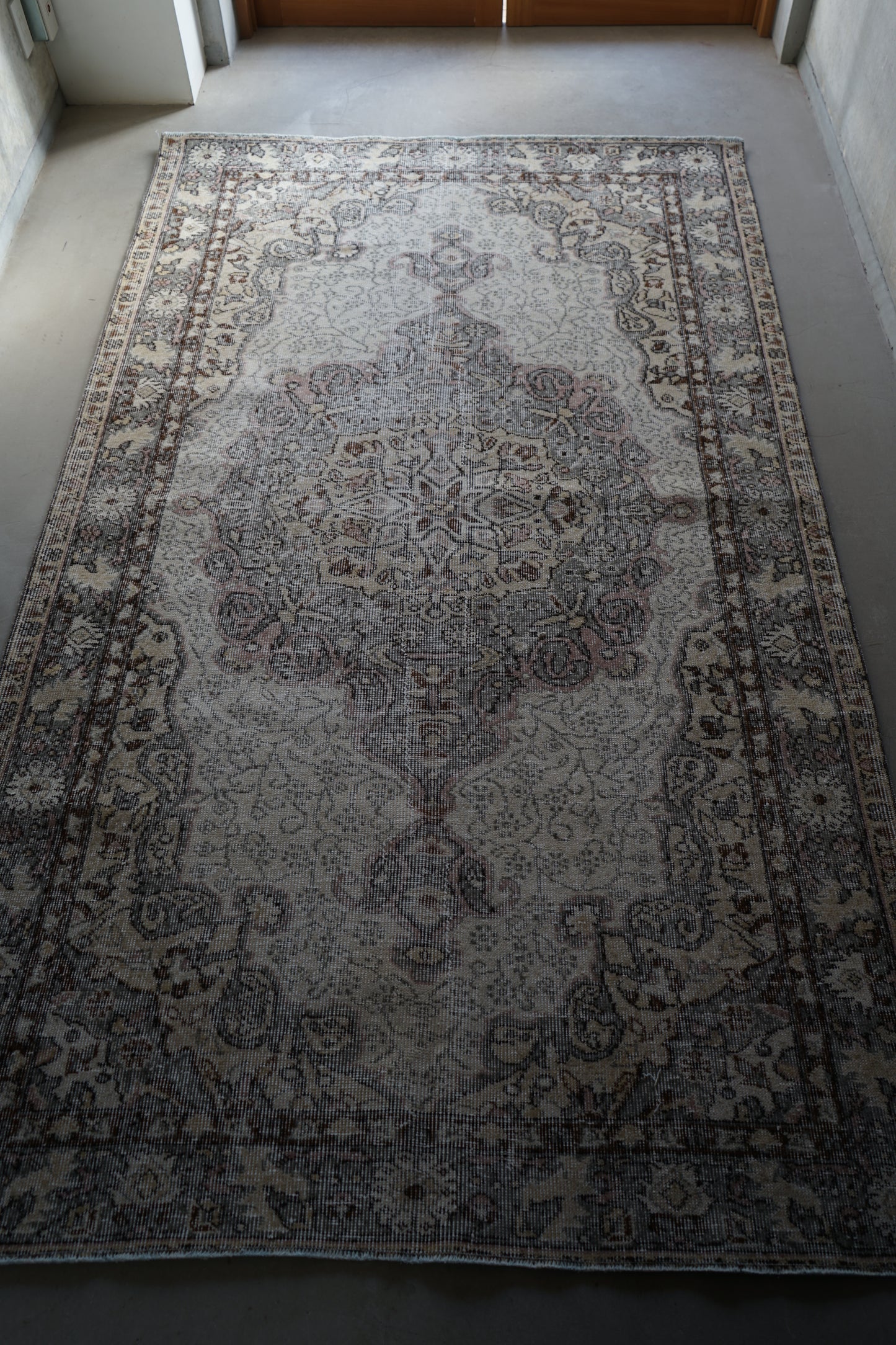 TURKEY OLD ISPARTA MOSS GREY 1970年代 251 × 146 cm No.TR25214