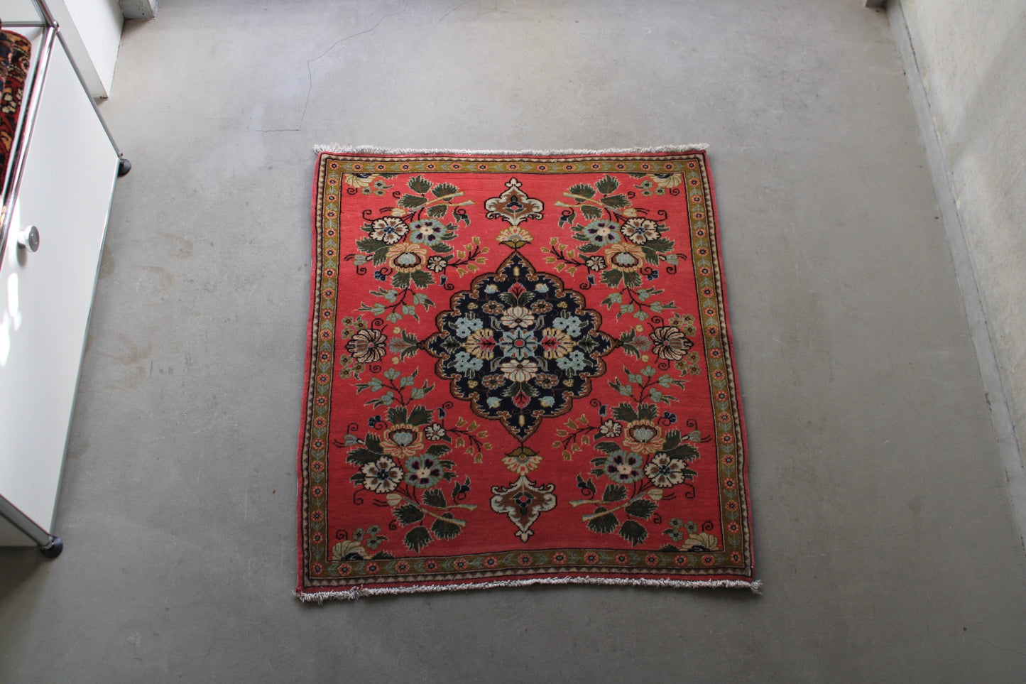 Iran antiques | Tabriz  Amongholi 1880年代 82×74.5cm