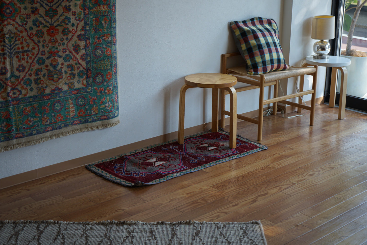 Türkiye Old Oushak Red , Green 1970年代 110.5 × 52 cm No.TR25541 / 国内送料無料・羊毛手織り絨毯